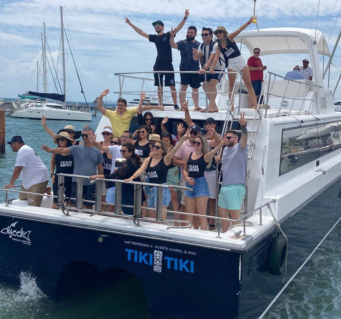 PUERTO AVENTURAS Tiki Tiki Party Boat